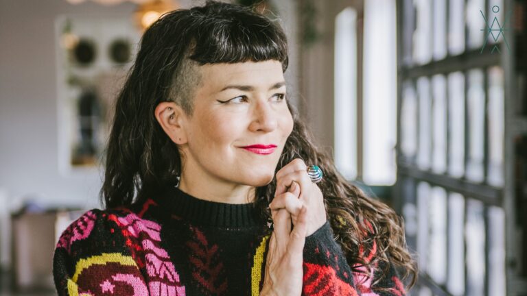 How to Survive Thanksgiving When You're Healing From Emotional Outsourcing